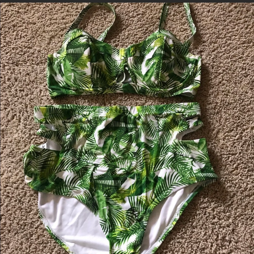 Forever 21 Tropical Bikini 🌴